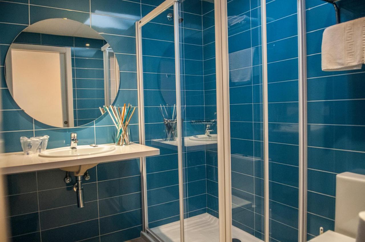 Hostal Xuroy Cala Alcaufar Екстер'єр фото