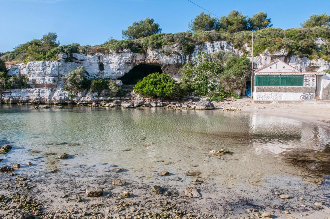 Hostal Xuroy Cala Alcaufar Екстер'єр фото