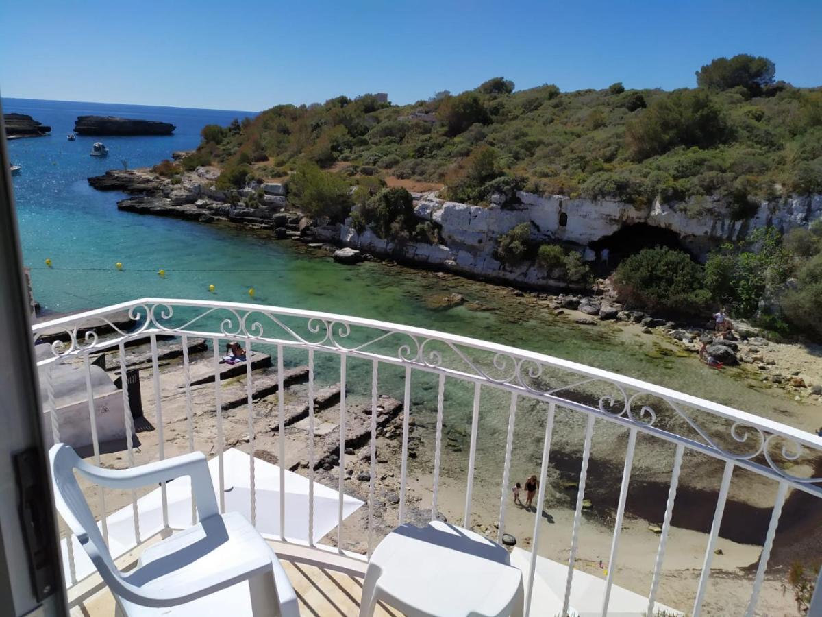 Hostal Xuroy Cala Alcaufar Екстер'єр фото