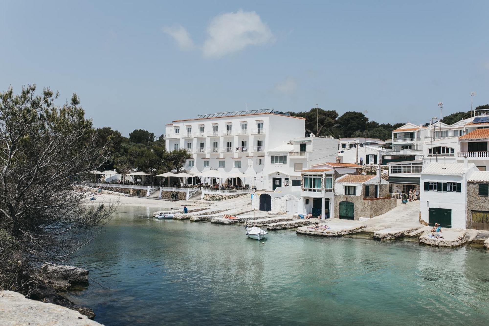 Hostal Xuroy Cala Alcaufar Екстер'єр фото