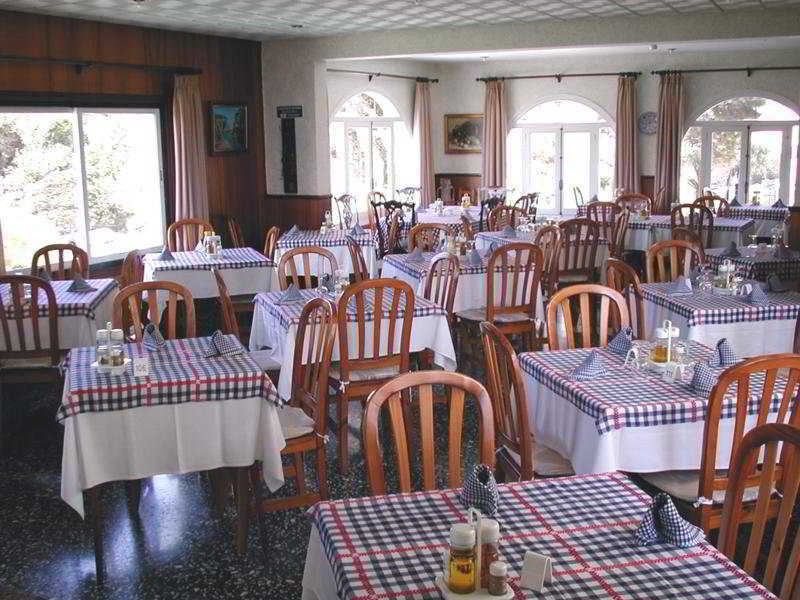 Hostal Xuroy Cala Alcaufar Екстер'єр фото